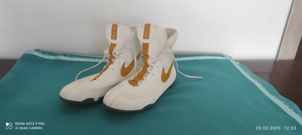 Срочно продам ботинки для бокса в отличном состоянии