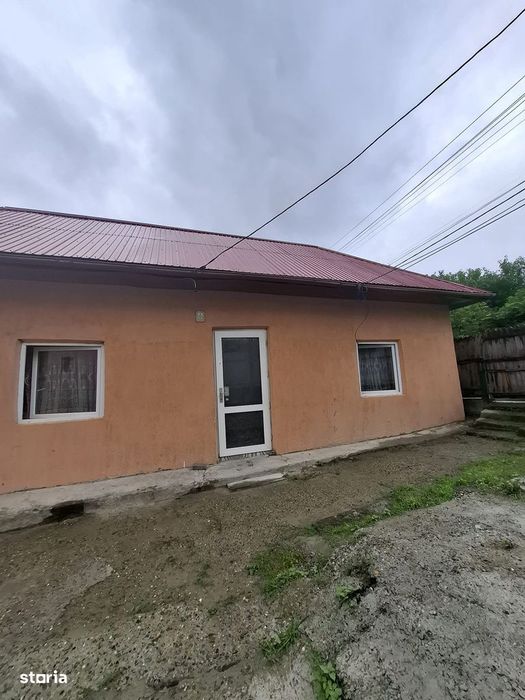 De vanzare casa in Roman, zona Piata Mare, teren 590mp, Pret 50000euro