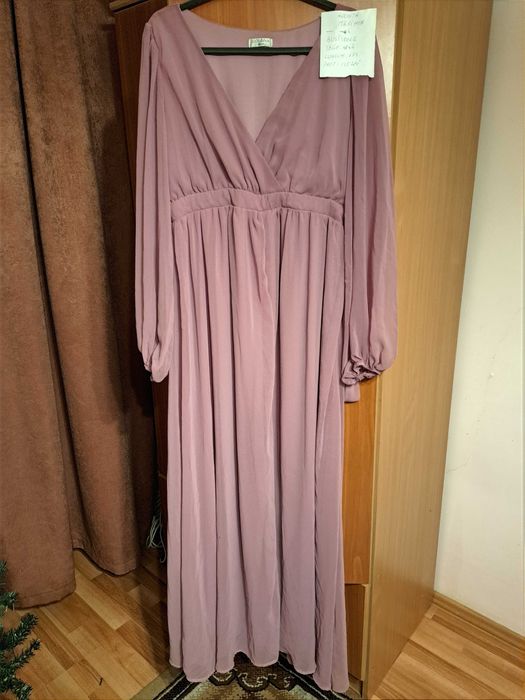 Vând încălțăminte și îmbrăcăminte pt dama