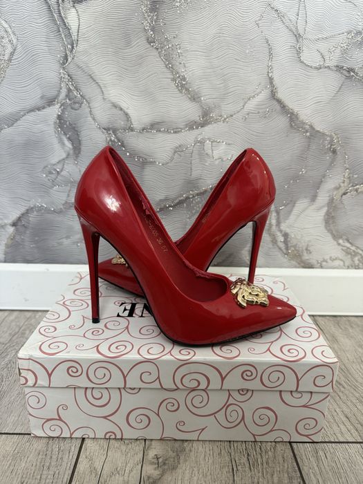 Продам обувь, срочно!