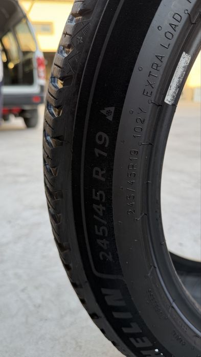 Michelin  r19 разноширокие шины