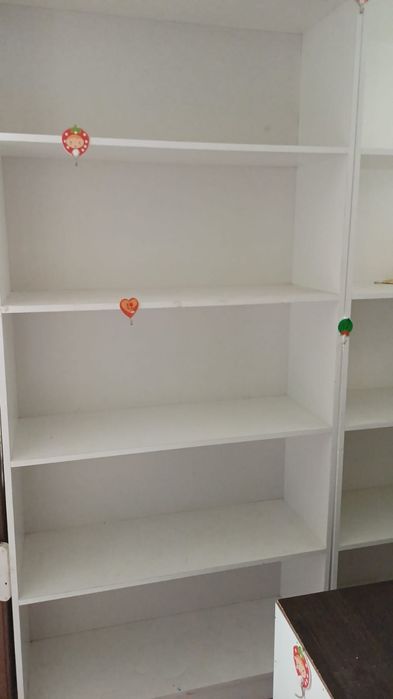 Продам полочки для магазина