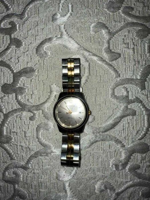 Продава се Часовник