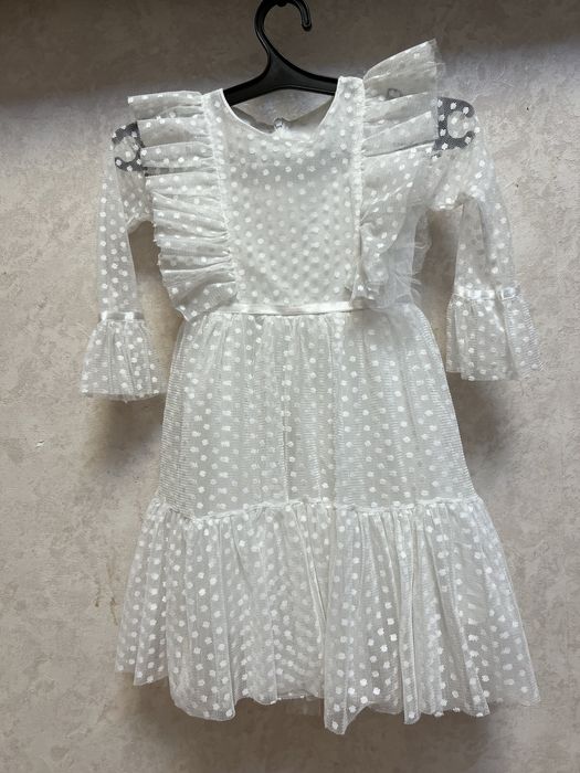 Платье белое отличном состоянии