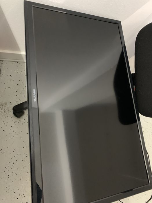 Televizor Manta 80 si Samsung Smart TV  127cm