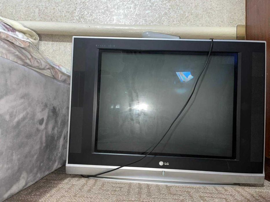 Отдам даром телевизоры