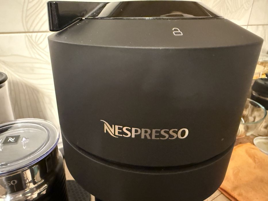 Expressor Nespresso Citic&Milk Aeroccino / Vertuo Next C negru mat