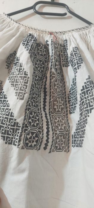 Ie autentică Bucovina, cusută manual, colecție excepțională,120 de ani