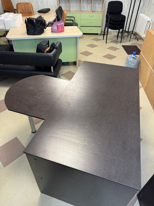 Офисный стол с п приставкой