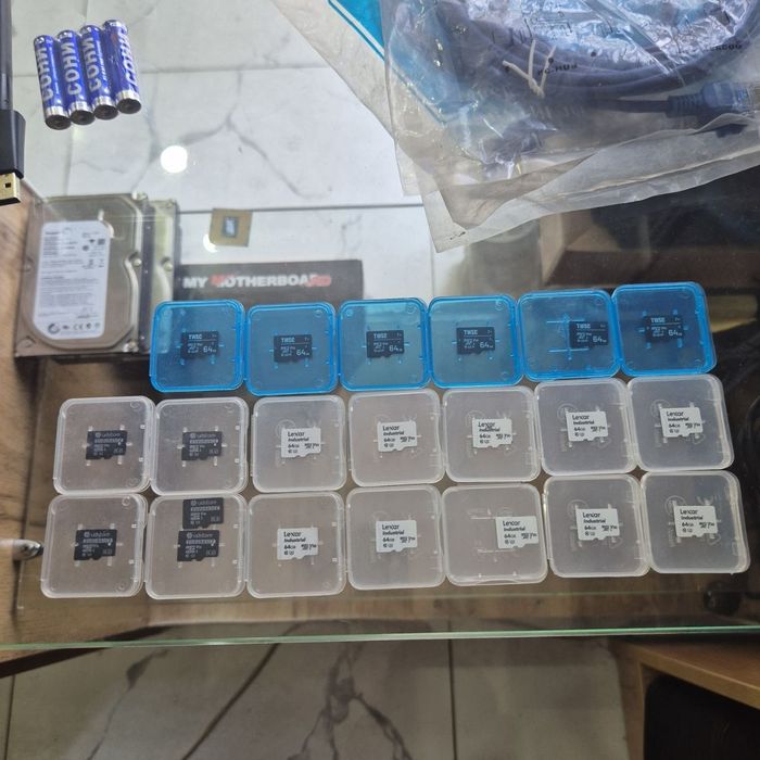 Flesh xotira Fleshka. 64Gb, 32Gb 8Gb