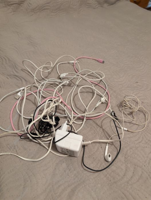 Cabluri iPhone și căști