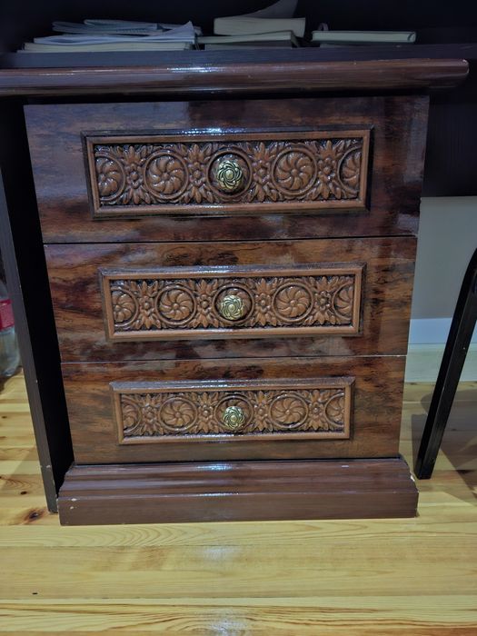 Спальный гарнитур сотилади.