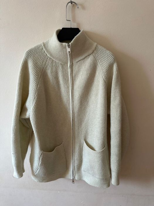 Безторг . Женская  кофта  отличном  состояний  продам .