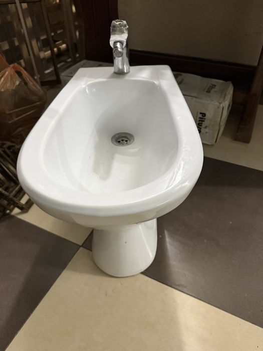 Душ кабина, биде