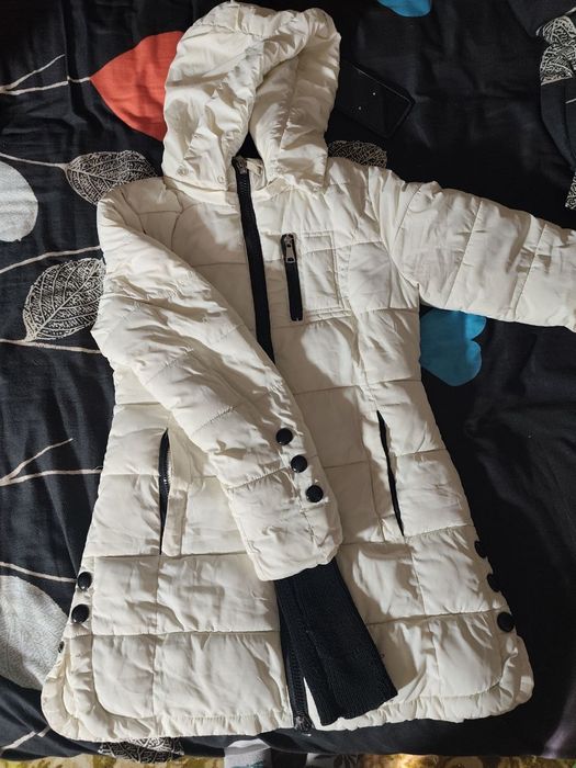 Продается женская куртка б/у