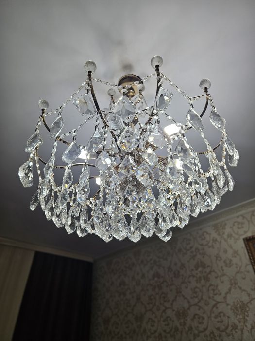 Люстра в отличном состоянии