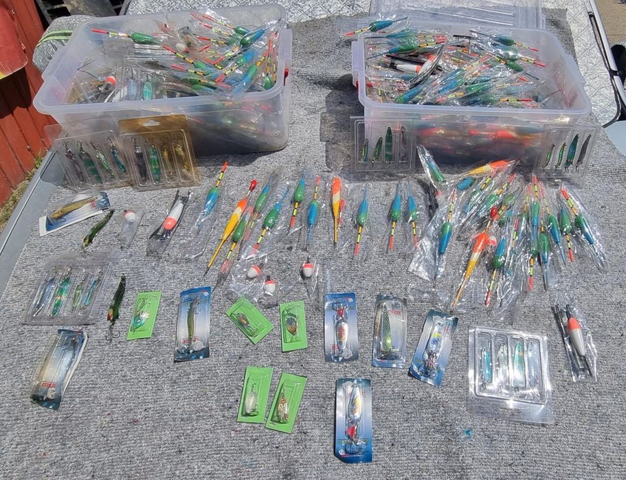 Lingurite pescuit și plute mici și mari