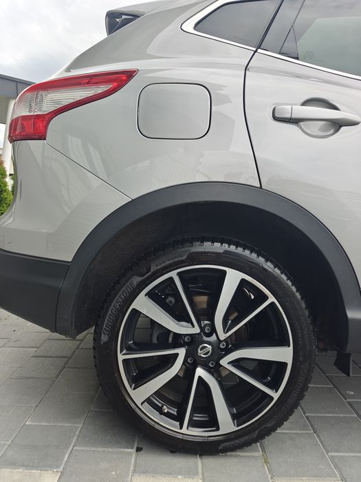 Nissan Qashqai 1.6 dCi 131 CP – Automată | Piele | Panoramic | Full dotări