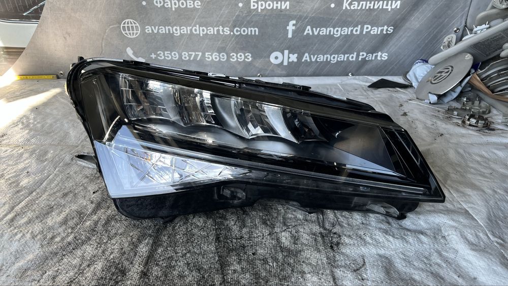 Skoda Superb 2020 десен фар