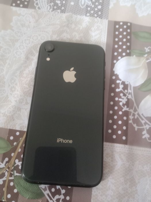 Iphone.  Xr.  64gb