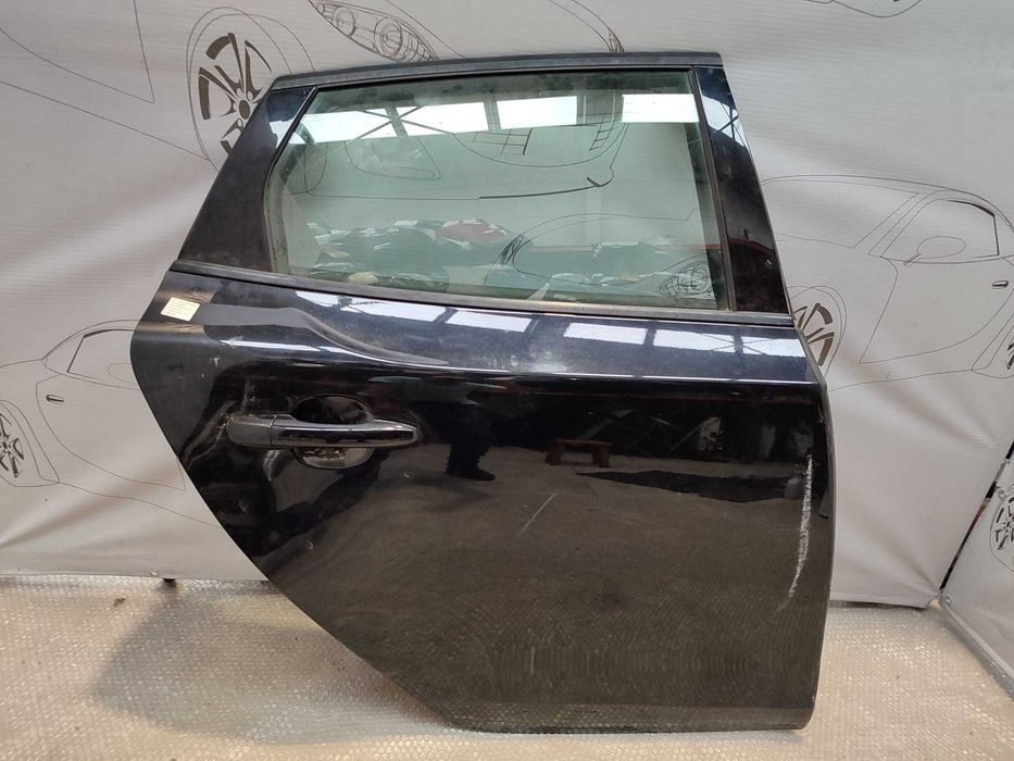 Ușă Spate Dreaptă Volvo V40 Hatchback Negru Cod Culoare Black Sapphire 45200 2015 / [2012-2019] / 32351000 (3D)