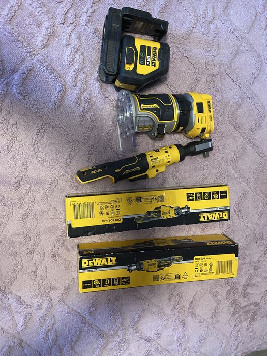 Vand scule Dewalt noii