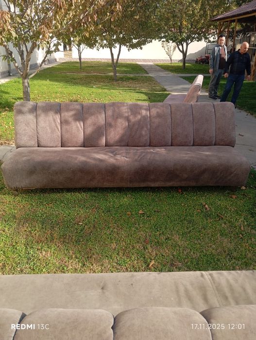 Диваны и мрамор стол