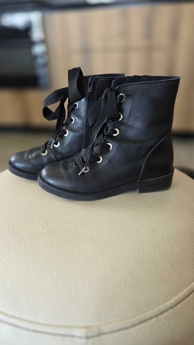 Естествена кожа ZARA номер 32