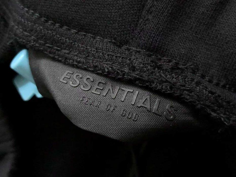 Essentials къси гащи