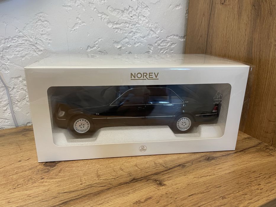 Коллекционные модели в масштабе 1:18