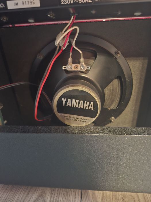 Vand Amplificator Chitara Yamaha HY-10 G III 25 W