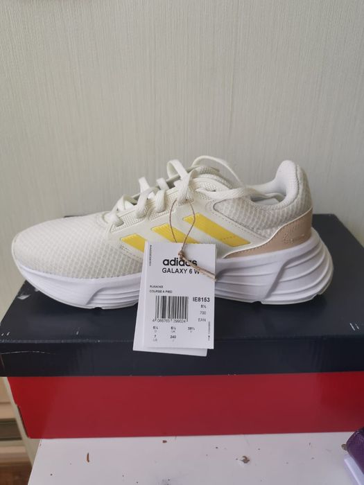 Adidas кроссовки для бега