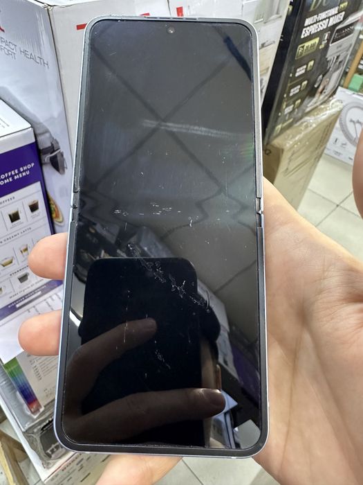 Продаетсая Samsung flip 6.256 gb