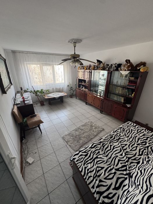 Vand apartament 4 camere decomandat !