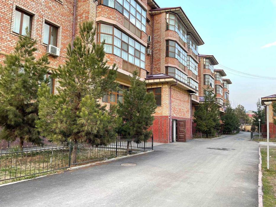 Новостойка (2019)  4/1/4 146 кв