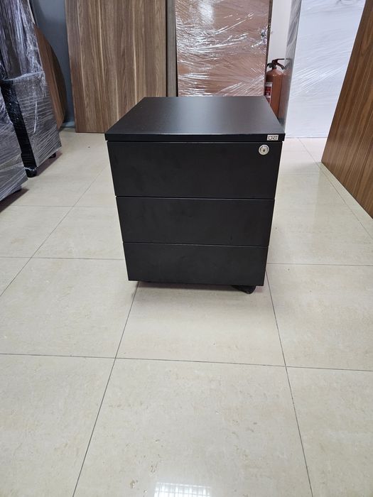 Шкафове  за бюро /контейнери /