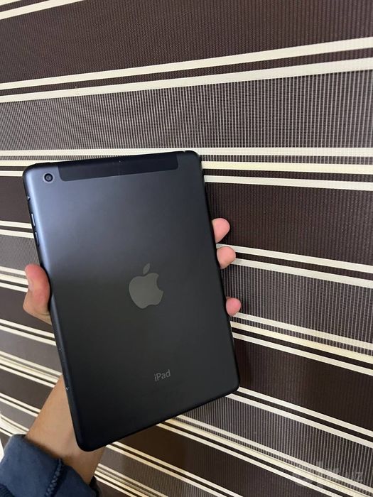 iPad sotiladi srochna