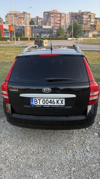 Автомобил Kia Ceed бензин