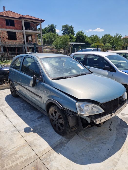 Opel Corsa C 1.4i (НА ЧАСТИ)