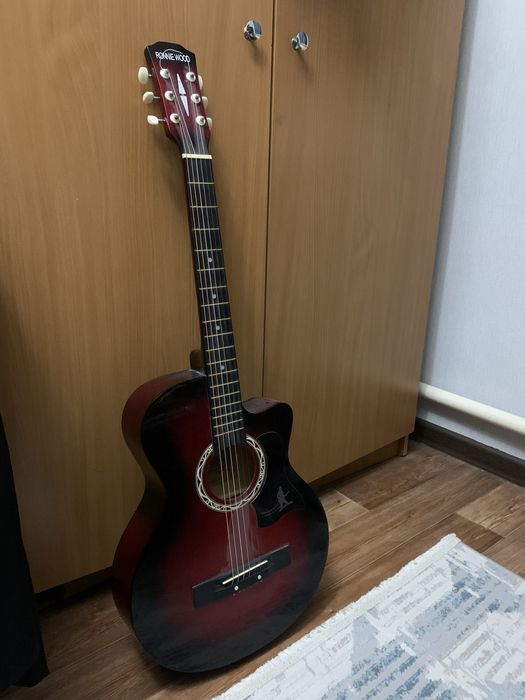 Акустическая гитара