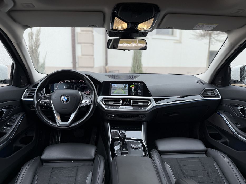 BMW 330e 292 cp 2020 Plug- in Hybrid