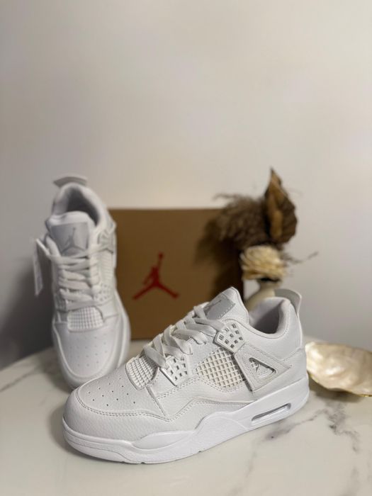 Jordan 4 White Thunder