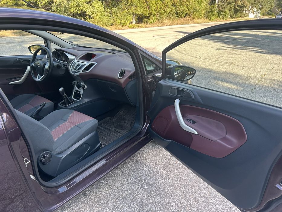 Ford Fiesta газ бензин 2011