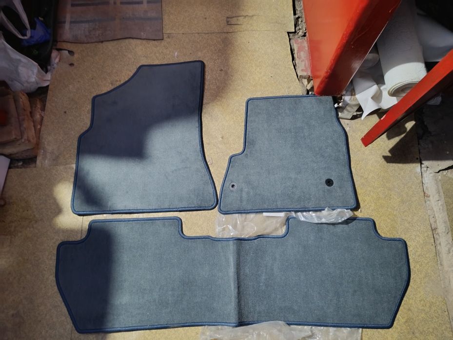 Продам новые полики