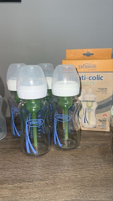 Стъклени шишета Dr. Browns и Tommee tippee