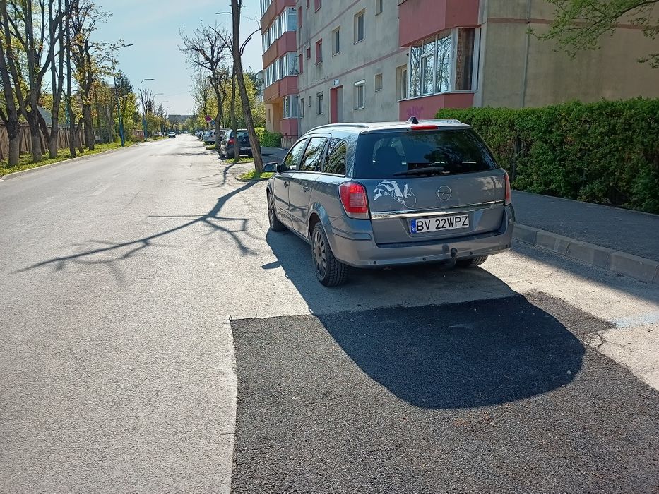Opel Astra H Caravan 1.6 Twinport – Dotări Premium, Navigație, Pilot Automat – Stare Îngrijită
