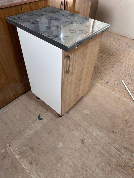 Кухонный рабочий стол