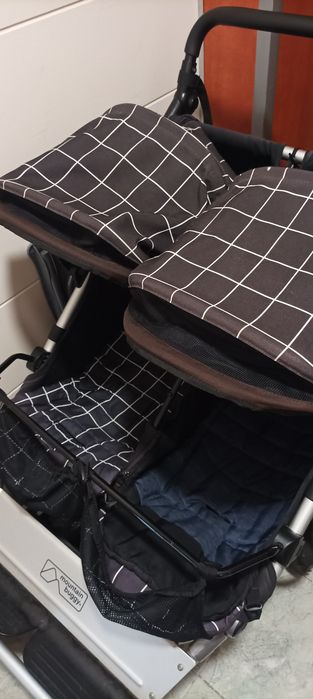 Количка за близнаци