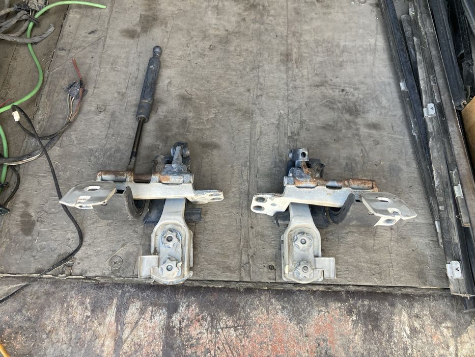 Петли навесы крышки багажника БМВ Е39 универсал / BMW E39 Touring