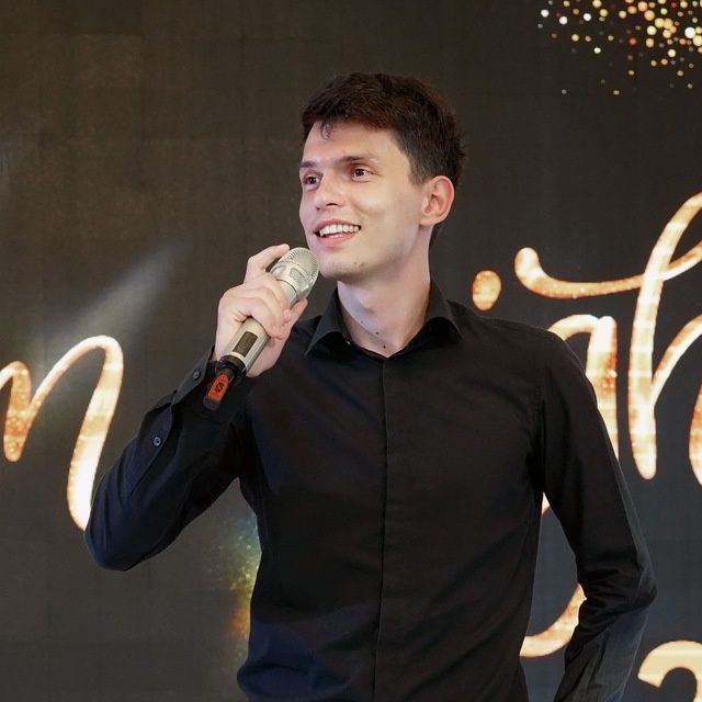 Ведущий для всех